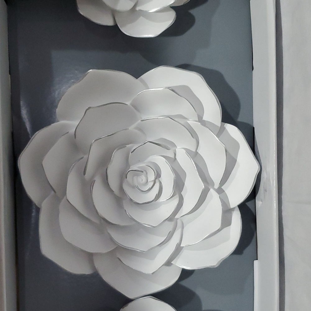 NWT 3 PC ROSETTA FLOWER SET - Picture 3 of 12
